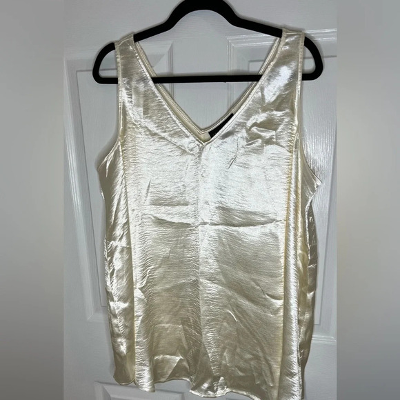 ☘️ NWT Lane Bryant V-Neck Satin Tank, Size 18, Egnet - Picture 4 of 7